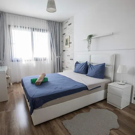 Sea View Remus Family 2 Bdr شقة نيقوسيا