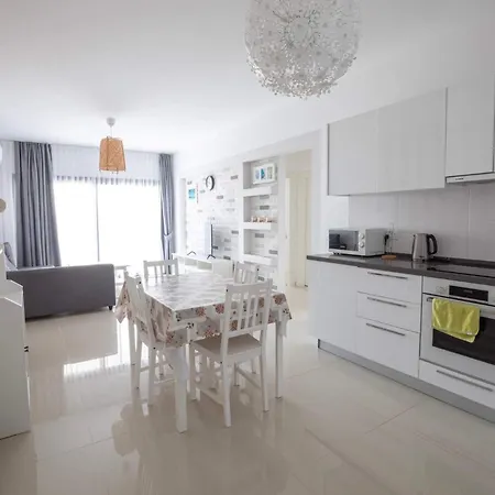 شقة Sea View Remus Family 2 Bdr *