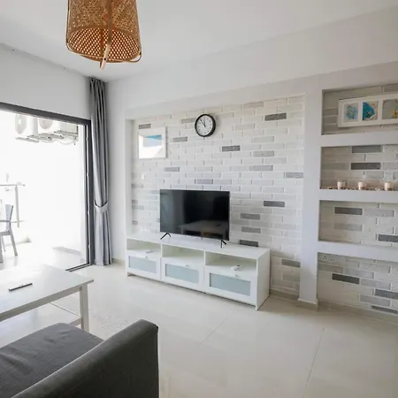 Sea View Remus Family 2 Bdr شقة نيقوسيا