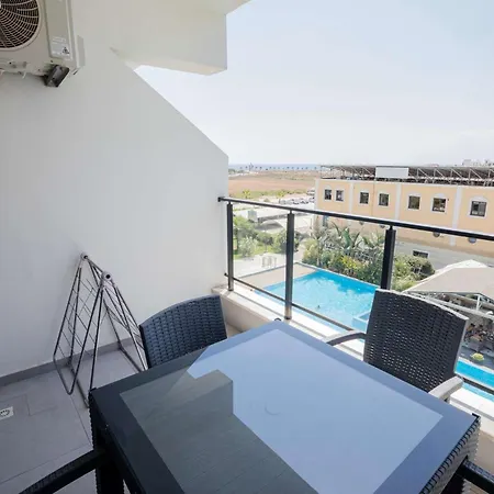 Sea View Remus Family 2 Bdr شقة نيقوسيا
