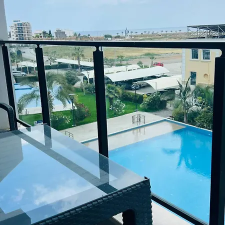 Sea View Remus Family 2 Bdr شقة *