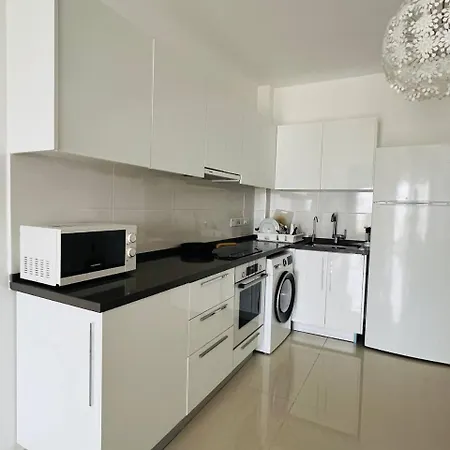 Sea View Remus Family 2 Bdr * نيقوسيا